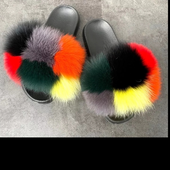 FUR MULTI COLOR SLIPPER SLIDE 8-9 - Picture 2 of 3